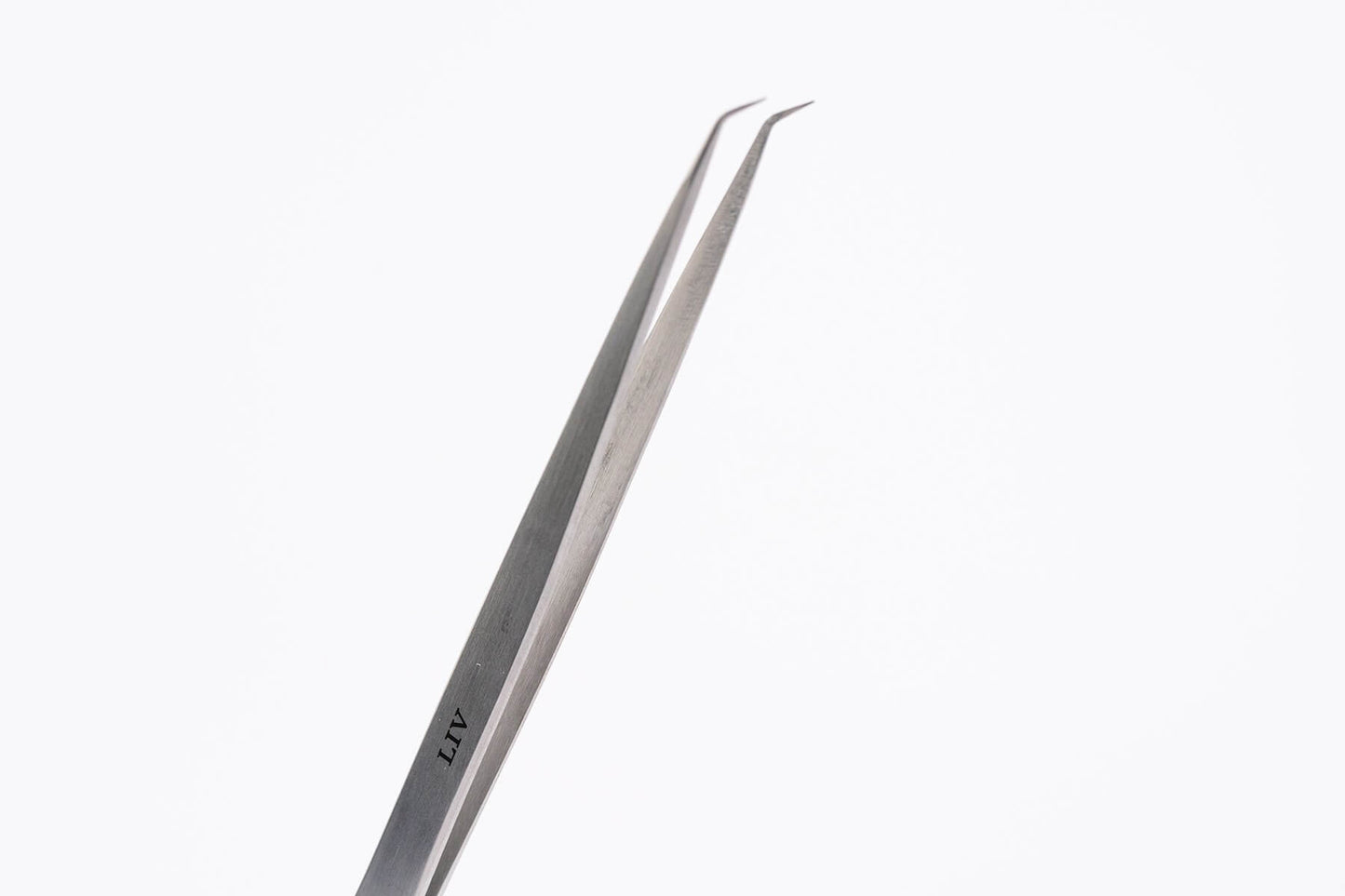 Liv Tweezer