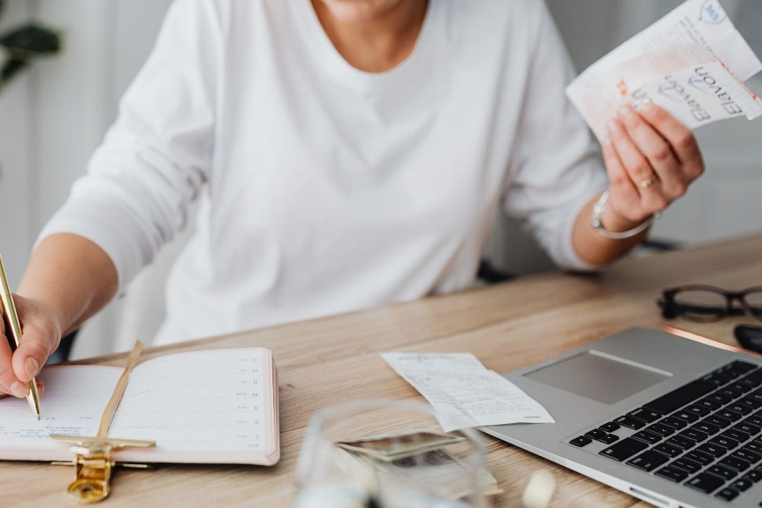 Lash Artist Pricing Guide 2026: How to Price Your Services for Profit