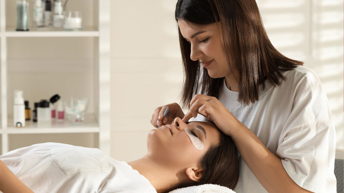 What is the Best Lash Tech Training for Beginners in Canada