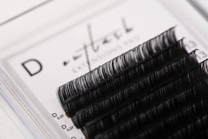 Ultra-Light Cashmere Lash Extensions - D Curl