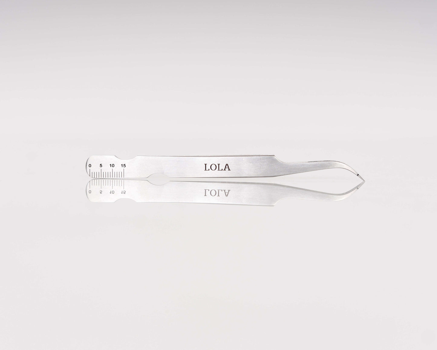 Lola Tweezer